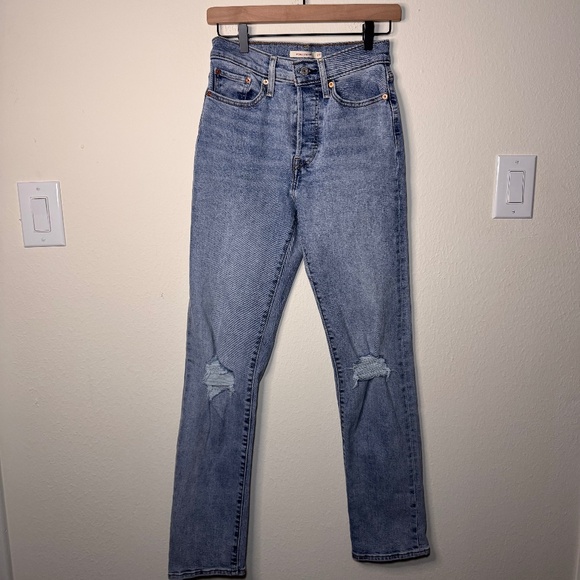 Levi's Wedgie Straight Jeans Women's 27 Blue Ligh Wash Denim High Rise - Picture 1 of 5